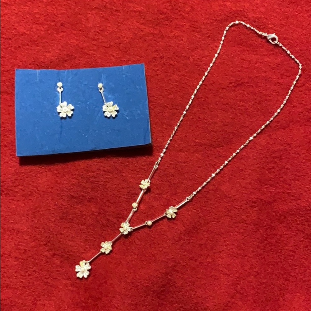 Necklace and earrings set